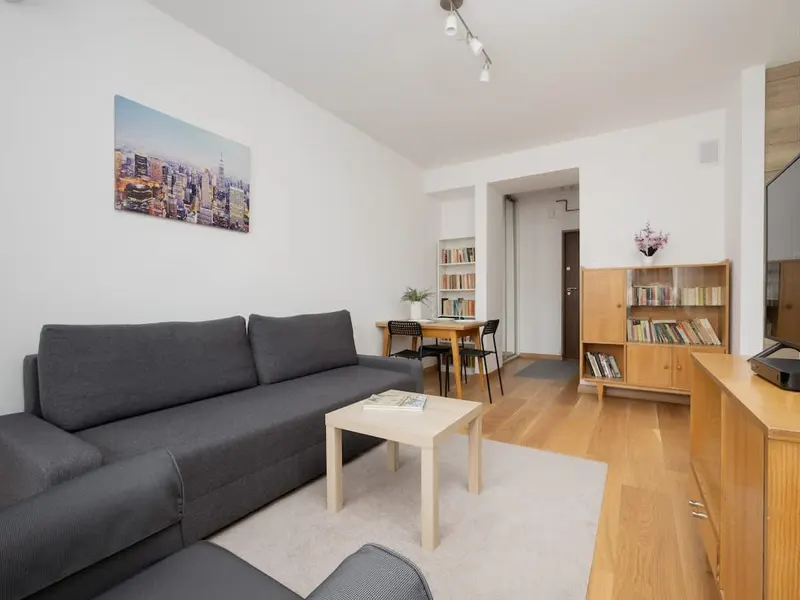 Air-conditioned Apartment in the Center | Balcony and Workspace – photo 1