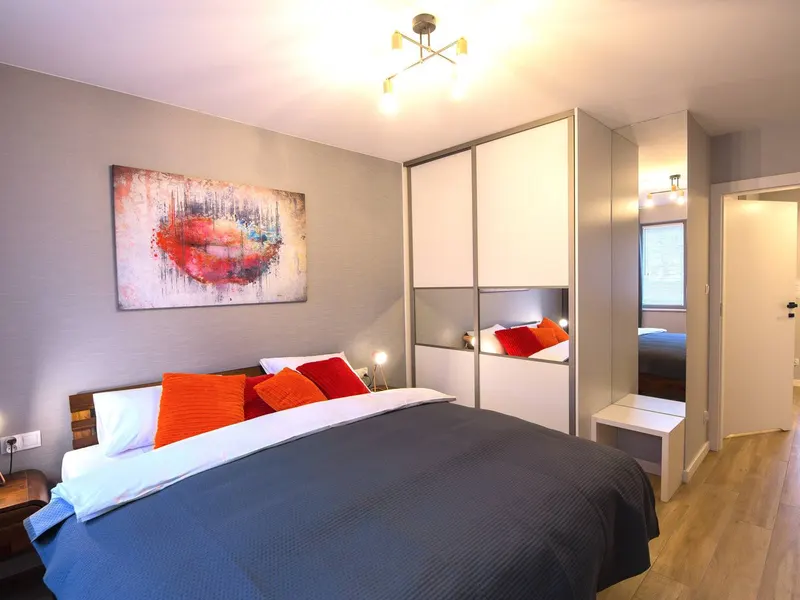 Modernes Apartment | Balkon mit Bergblick – Foto 2