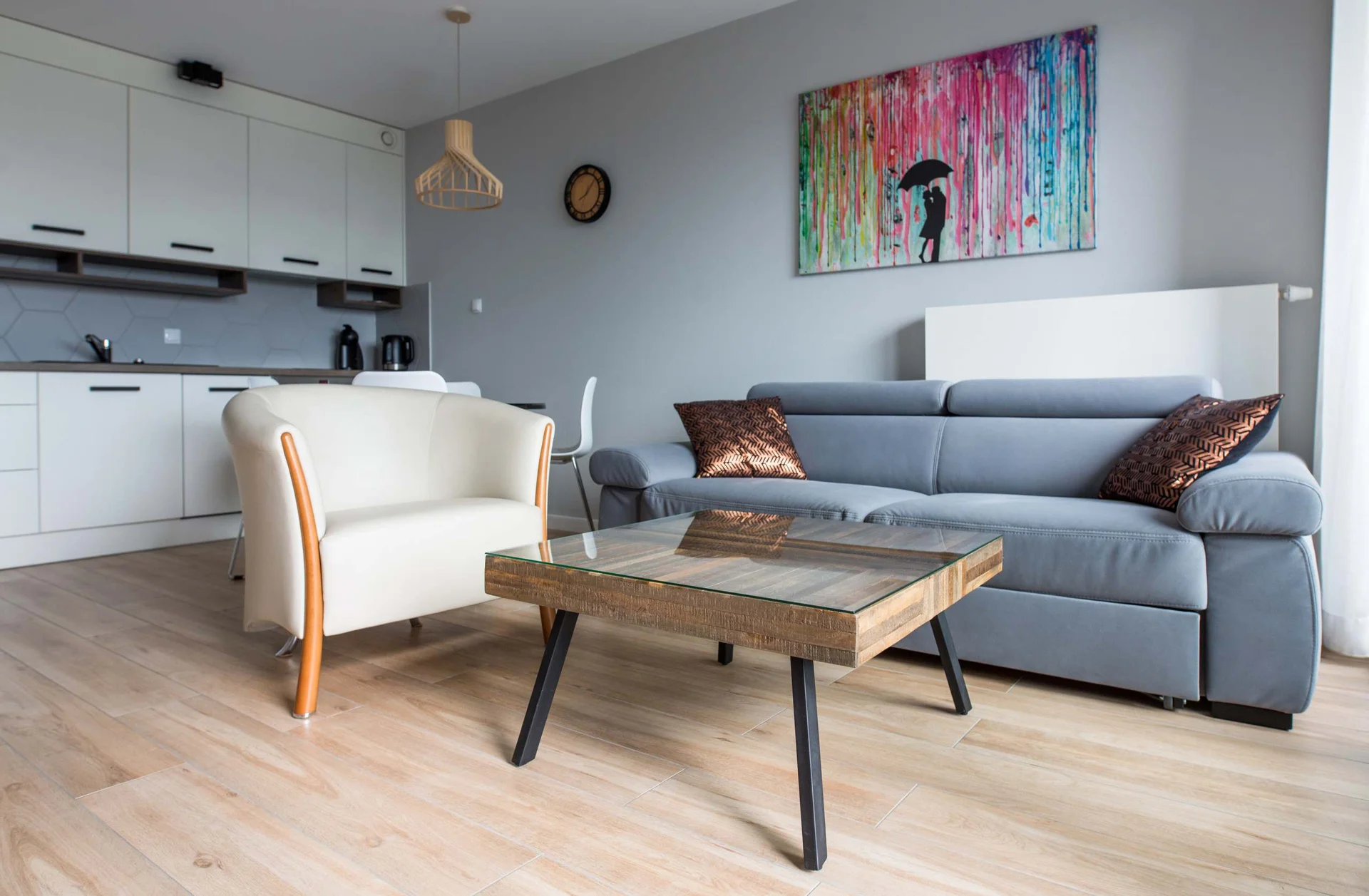 Stylish living room with coffe table.
