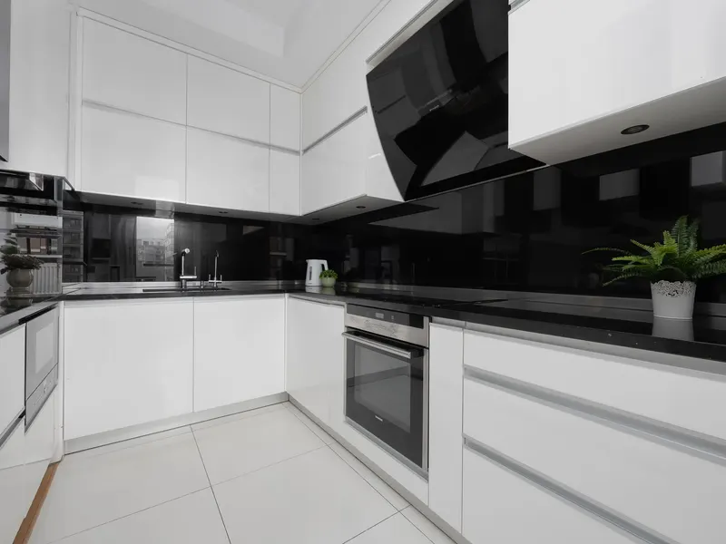 Geräumige Wohnung | 3 Schlafzimmer | Garage und Balkon – Foto 3