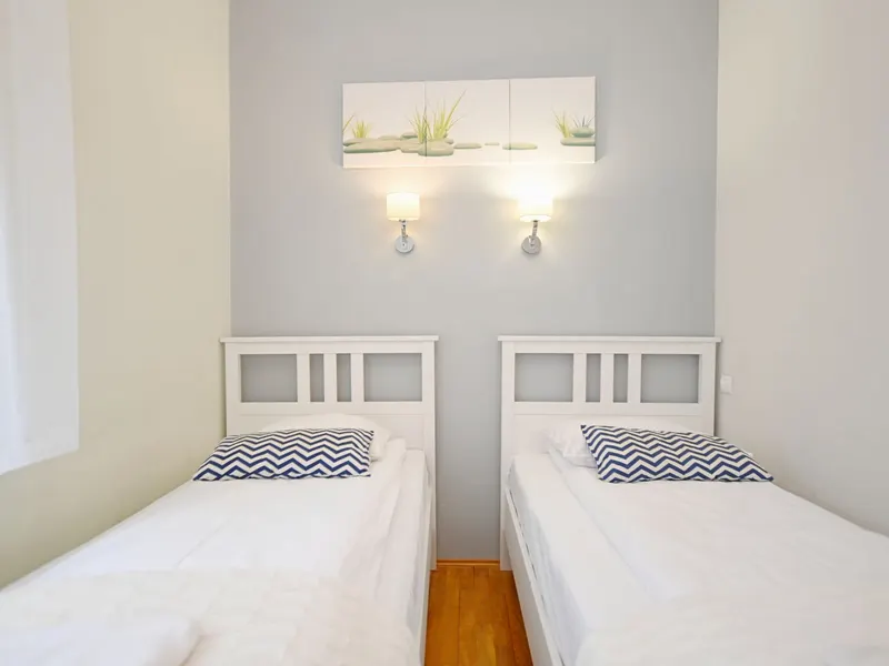 Przestronny Apartament | 300 m do Plaży, Parking – zdjęcie 1