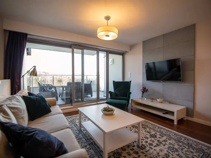 Bright Apartment with a View | Parking – photo 2