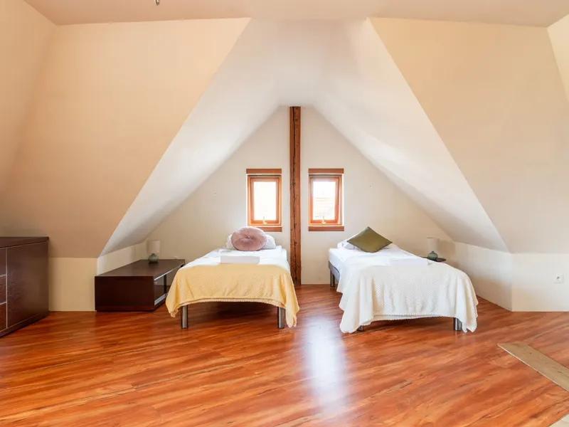 Rodzinny Apartament z Balkonem | 3 Sypialnie | 500 m do Plaży – zdjęcie 1