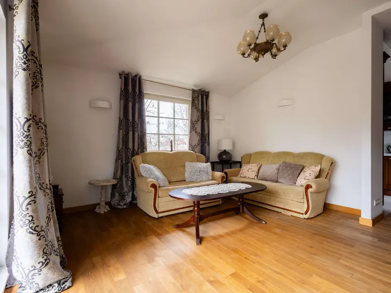 Geräumige Wohnung | Zwei Terrassen, Parkplatz und Badewanne – Foto 1