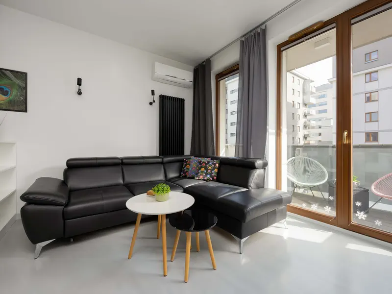 Air-conditioned Apartment | Balcony | Close to Public Transport – photo 1