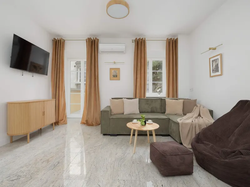 Klimatyzowany Apartament z Tarasem | 3 Minuty od Rynku – zdjęcie 1