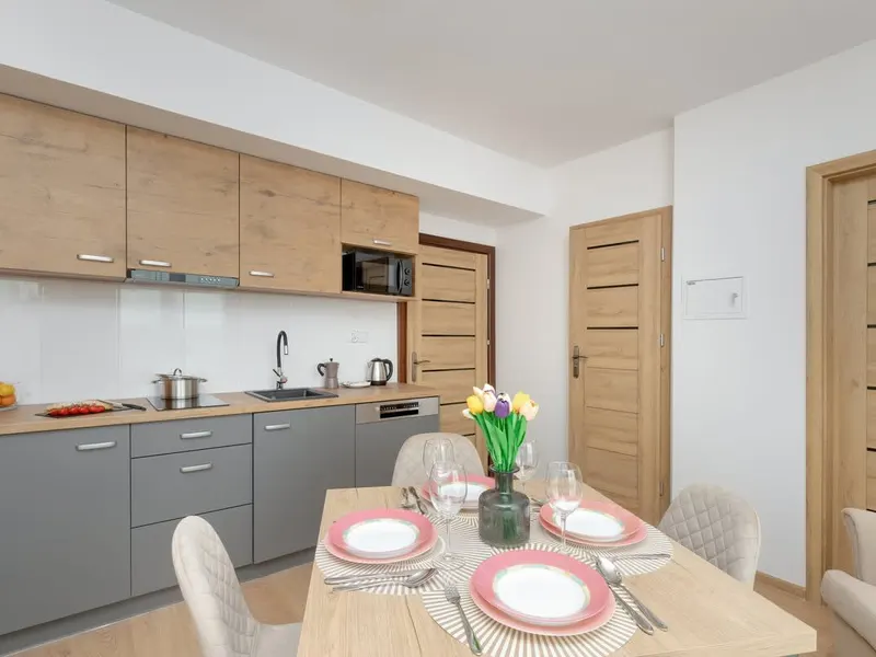 Cozy Apartment with Balcony | 5 minutes to the beach | Parking – photo 3