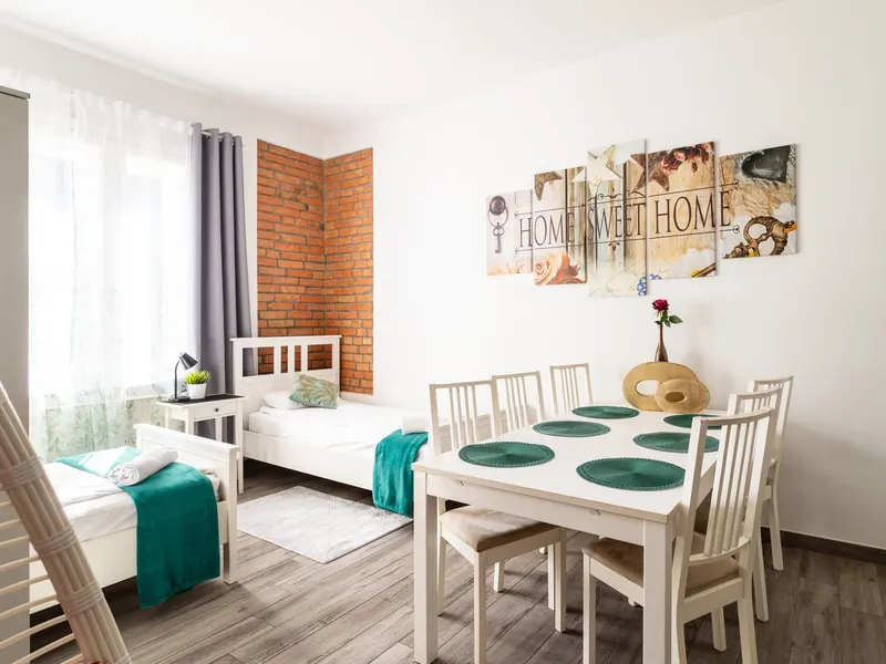 Przestronny Apartament w Centrum | 3 Sypialnie i Miejsce do Pracy – zdjęcie 3