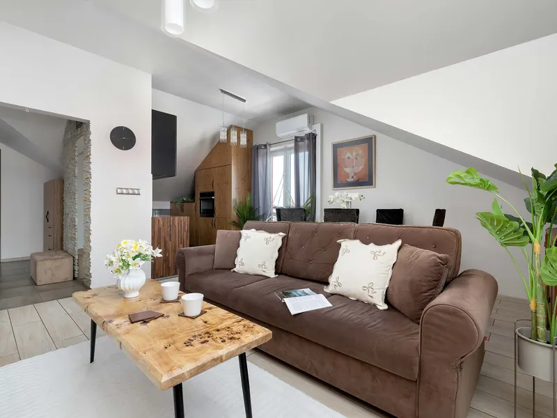 Przestronny Apartament dla 6 Osób | Parking | Klimatyzacja – zdjęcie 1