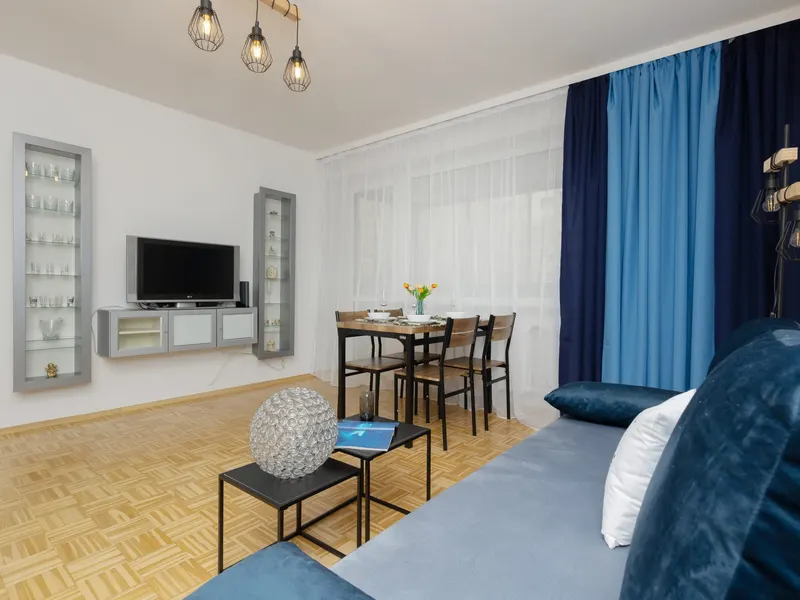 Przestronny Apartament | 2 Sypialnie, Balkon, Miejsce do Pracy – zdjęcie 3