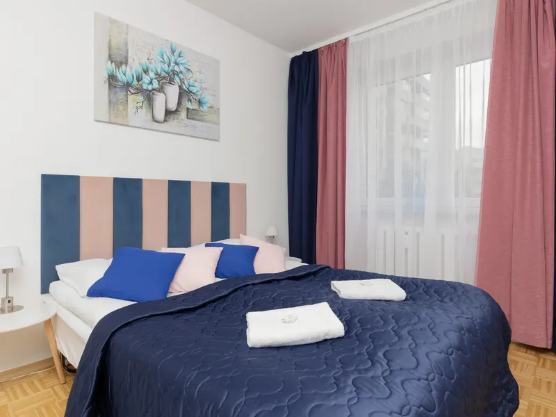 Przestronny Apartament | 2 Sypialnie, Balkon, Miejsce do Pracy – zdjęcie 2
