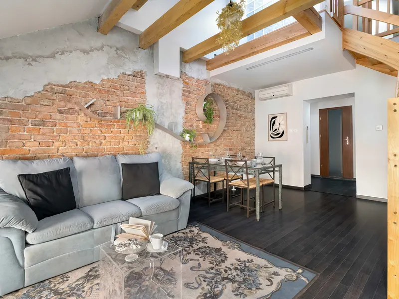 Zweistöckige Wohnung im Zentrum | Klimaanlage | Arbeitsraum – Foto 1