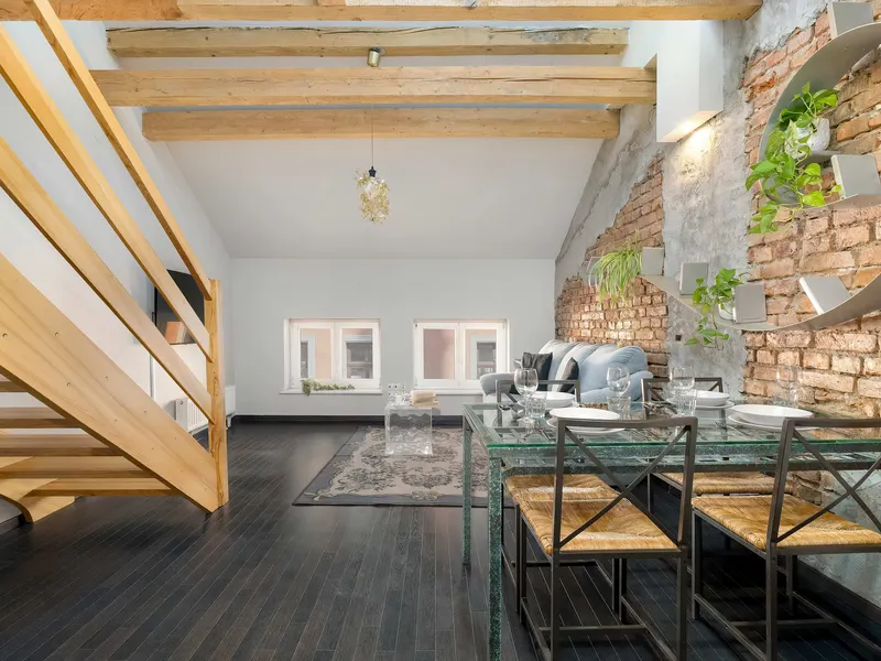 Zweistöckige Wohnung im Zentrum | Klimaanlage | Arbeitsraum – Foto 5