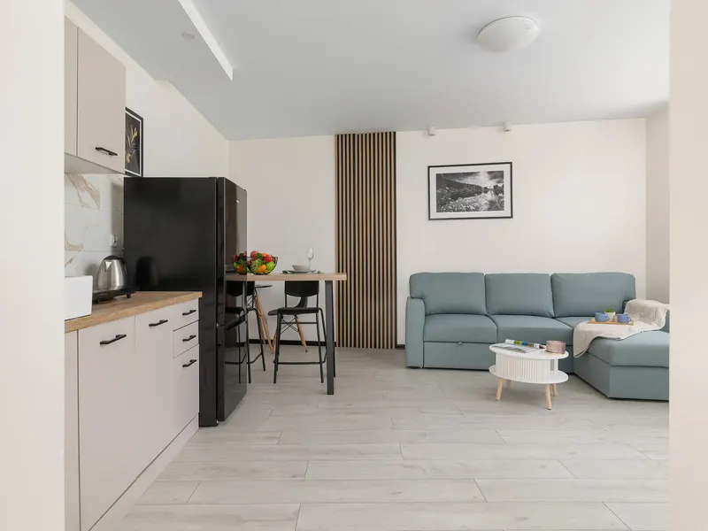 Jasne studio | Idealna Przestrzeń do Pracy Zdalnej – zdjęcie 2