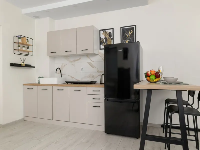Jasne studio | Idealna Przestrzeń do Pracy Zdalnej – zdjęcie 3