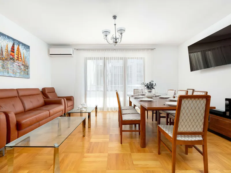 Geräumige Wohnung | 2 Schlafzimmer | Parkplatz | Balkon – Foto 1