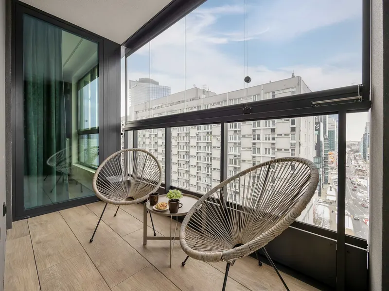 Stylish Apartment | Parking, Balcony, Workspace – photo 3