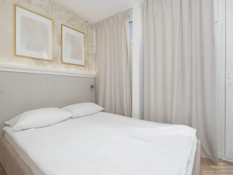 Przestronny Apartament | 4 Sypialnie | Blisko Centrum – zdjęcie 1