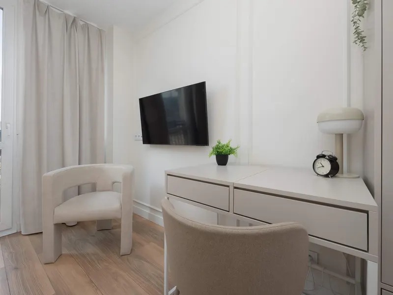 Przestronny Apartament | 4 Sypialnie | Blisko Centrum – zdjęcie 4