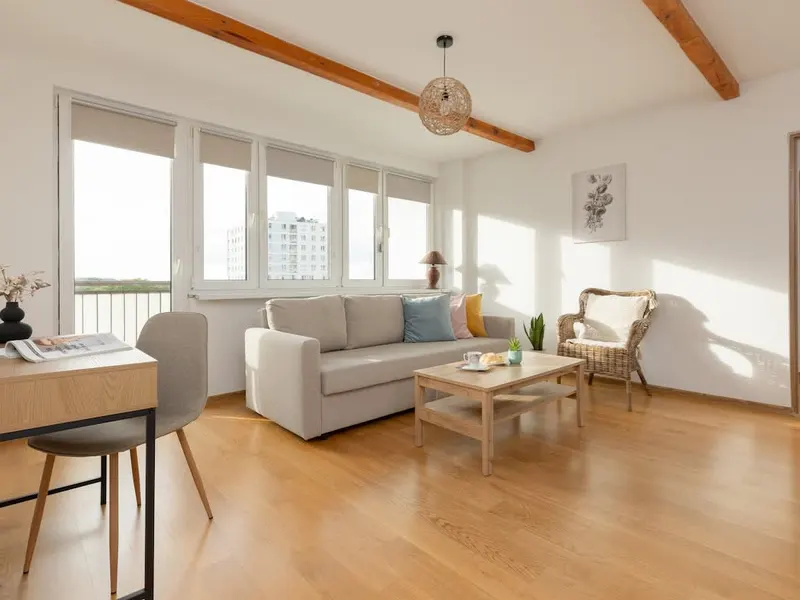 Bright Apartment with Balcony | Workspace – photo 1
