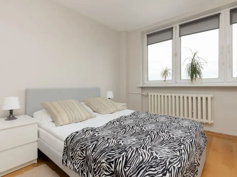 Bright Apartment with Balcony | Workspace – photo 3