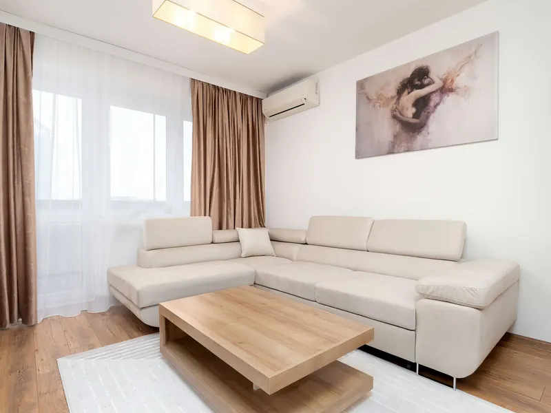 Rodzinny Apartament w Centrum | 3 Sypialnie i Klimatyzacja – zdjęcie 1