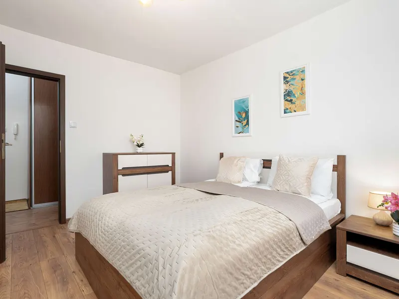 Rodzinny Apartament w Centrum | 3 Sypialnie i Klimatyzacja – zdjęcie 2