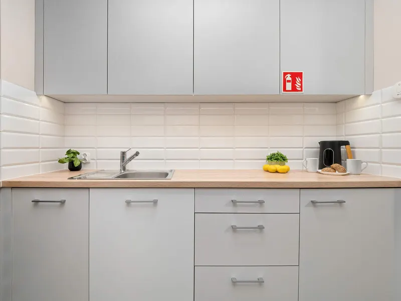 Funktionelles Studio in Warschau | Balkon und Nähe zur Metro – Foto 5
