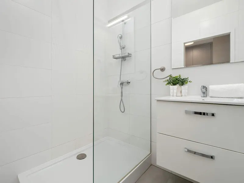 Funktionelles Studio in Warschau | Balkon und Nähe zur Metro – Foto 4