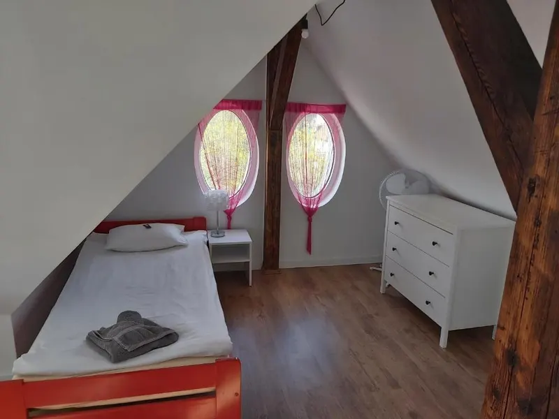 Functional Attic Studio | Work Desk – photo 1