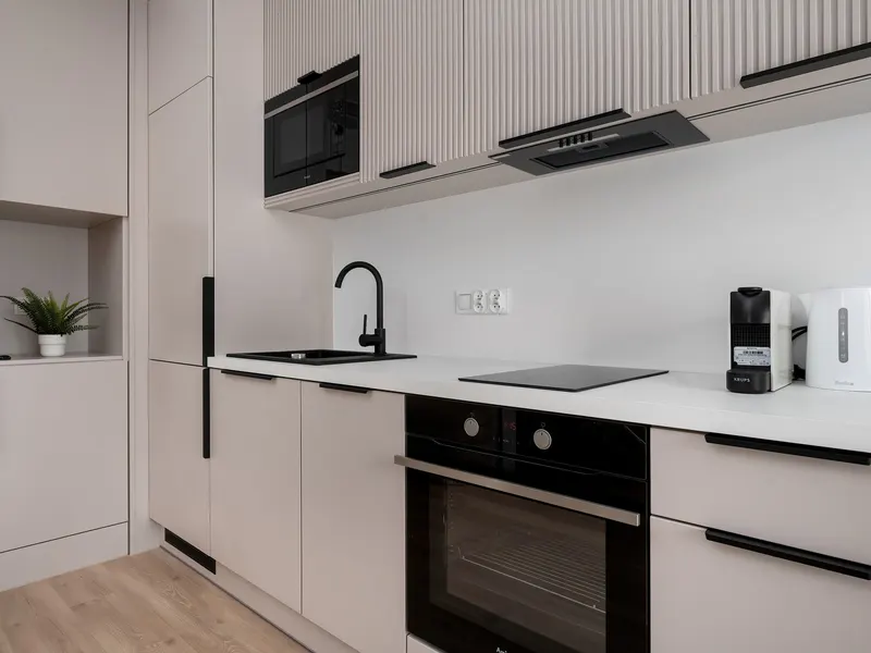 Jasny Apartament z Balkonem | Bezpłatny Parking – zdjęcie 3