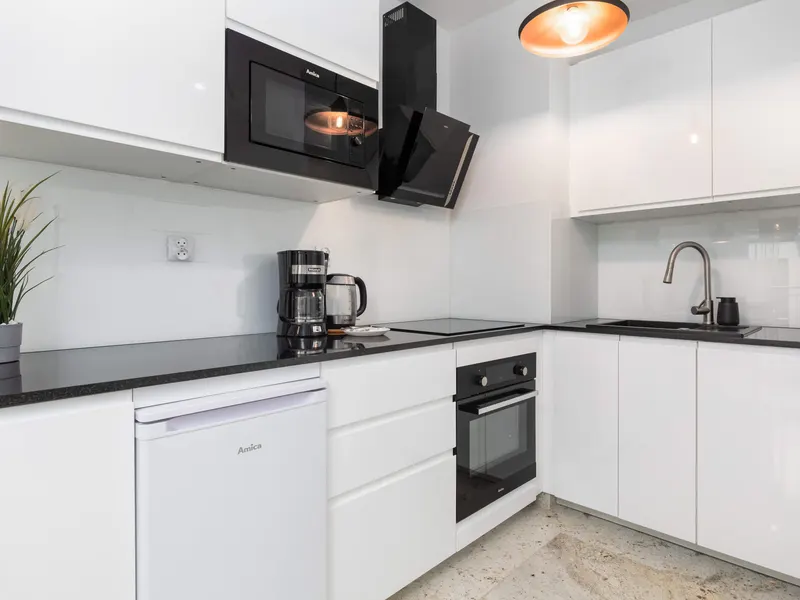 Apartament z Sypialnią i Balkonem | 1,5 km do Plaży – zdjęcie 5