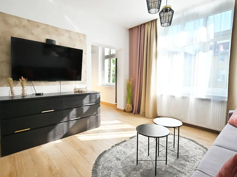 Stylowy Apartament w Sopocie | Miejsce do Pracy – zdjęcie 3