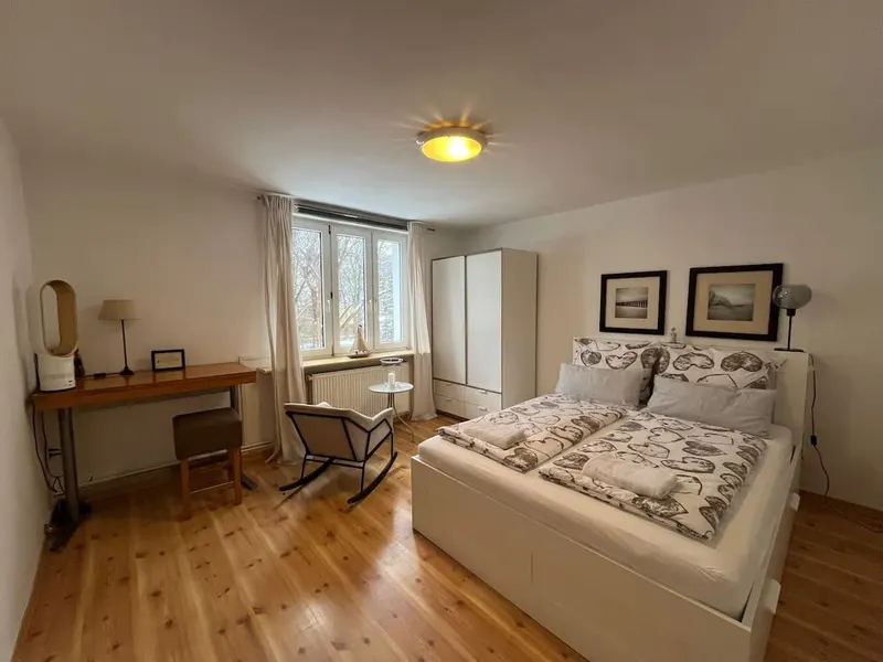 Apartament z 2 Sypialniami | Blisko Plaży, Biurko do Pracy – zdjęcie 5