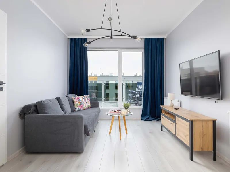 Stilvolle Wohnung mit Balkon | Parkplatz, nahe dem Park – Foto 2