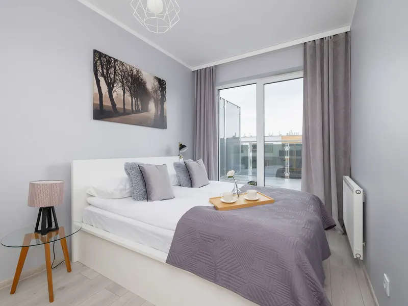 Stilvolle Wohnung mit Balkon | Parkplatz, nahe dem Park – Foto 1