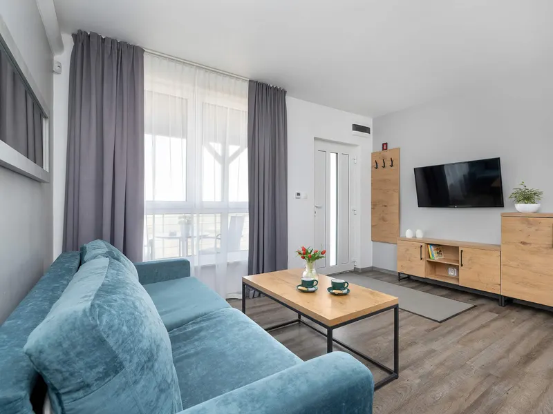 Zweistöckige Wohnung | Schwimmbad, Parkplatz, Strandnähe – Foto 1