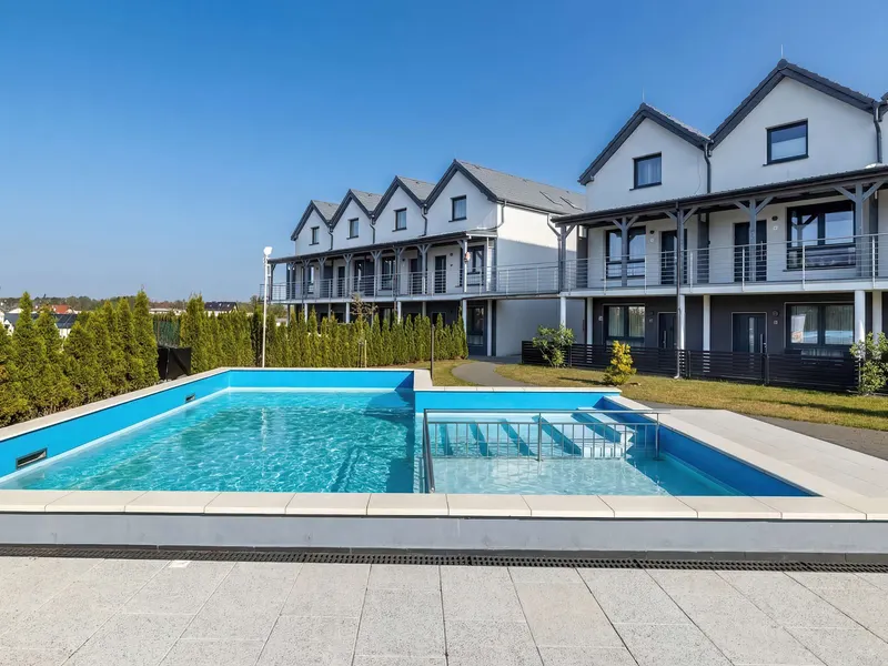 Zweistöckige Wohnung | Schwimmbad, Parkplatz, Strandnähe – Foto 4