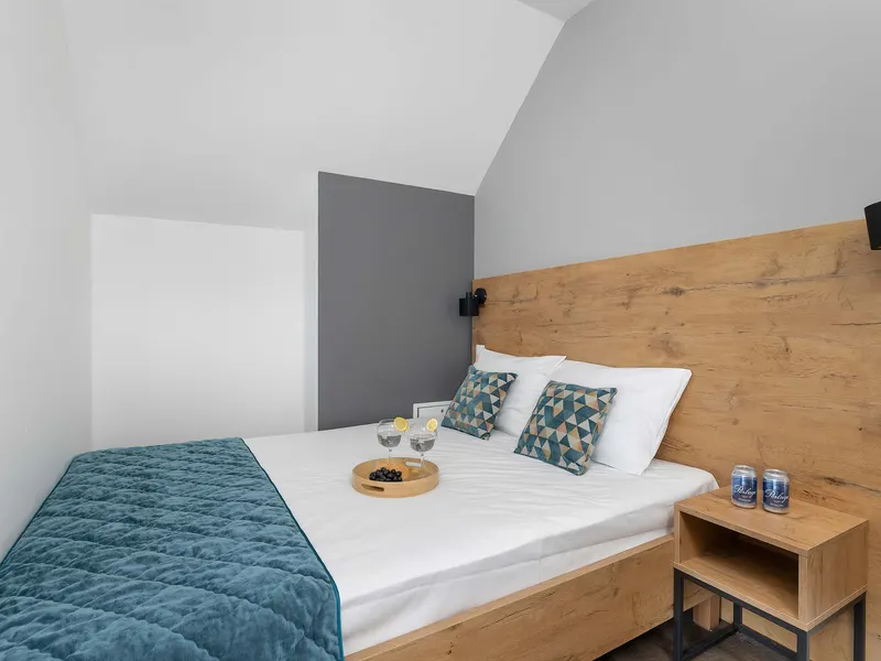 Zweistöckige Wohnung | Schwimmbad, Parkplatz, Strandnähe – Foto 2