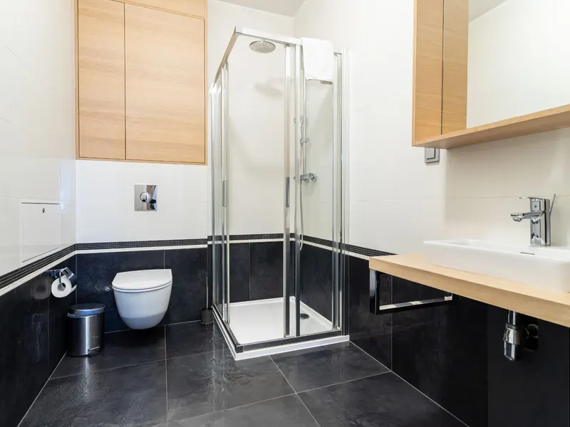 Klimatyzowany Apartament | 2 Sypialnie, Parking, Blisko Plaży – zdjęcie 5