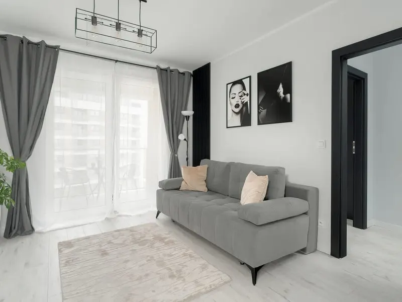 Apartment with Balcony on the 10th Floor | Parking and Neighborhood View – photo 1