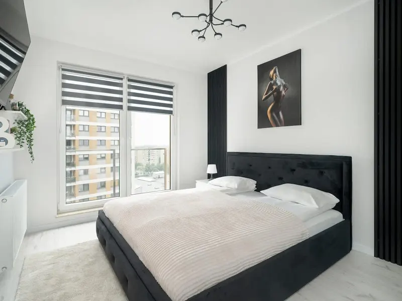 Apartment with Balcony on the 10th Floor | Parking and Neighborhood View – photo 2