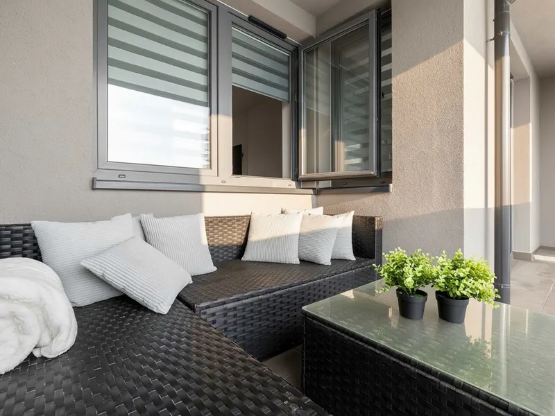 Modernes Apartment | Arbeitsraum und Balkon – Foto 3