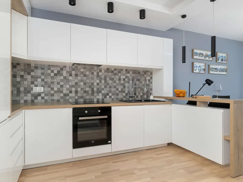 Modernes Apartment | Arbeitsraum und Balkon – Foto 5
