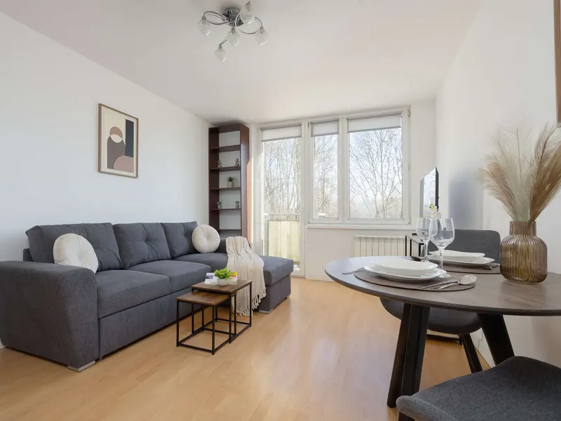 Funktionales Apartment | Arbeitsbereich, Balkon – Foto 1