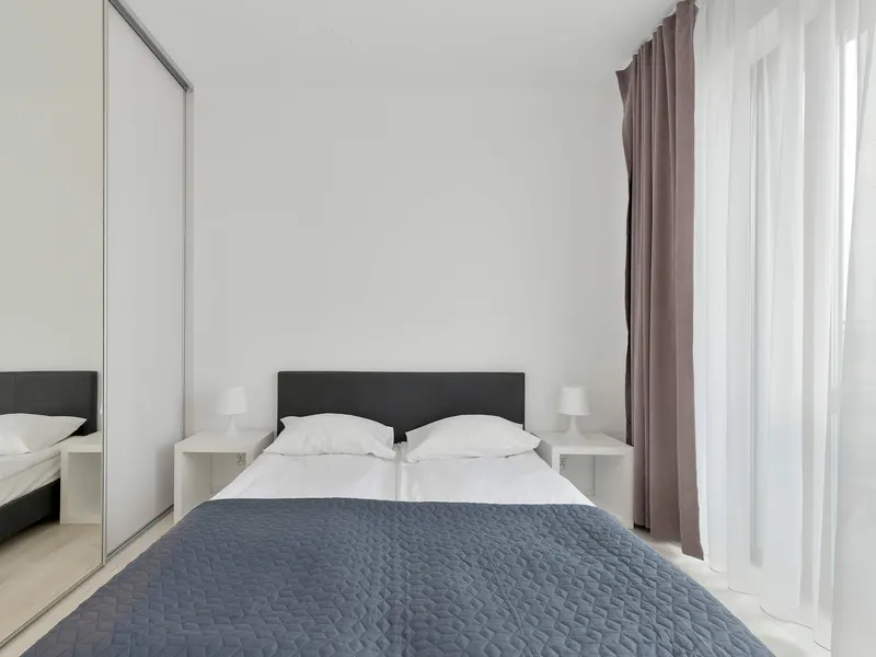Geräumige Wohnung | 2 Schlafzimmer, Balkon, Parkplatz – Foto 2