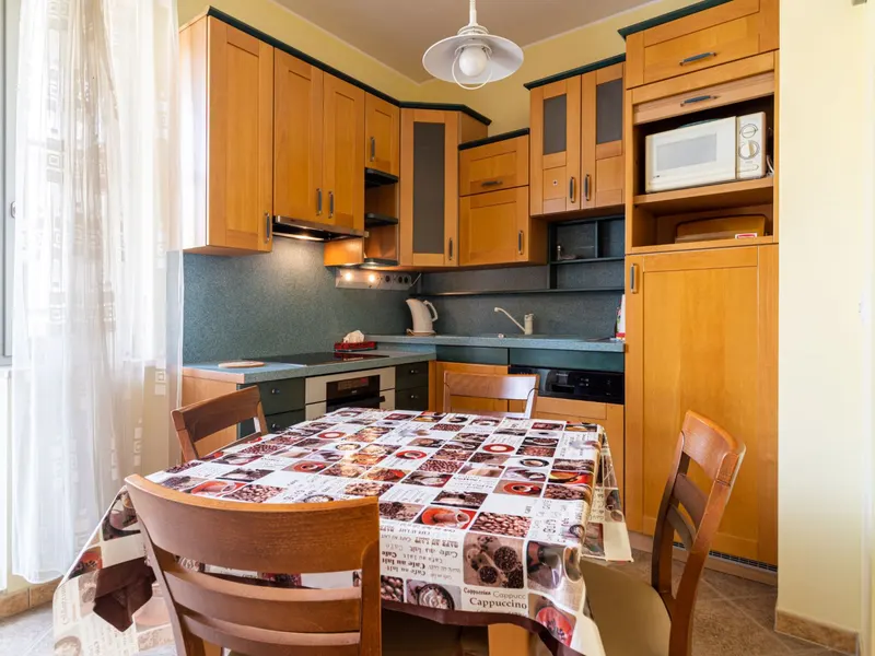 Funkcjonalne Studio w Centrum | Balkon i 500 m do Plaży – zdjęcie 5