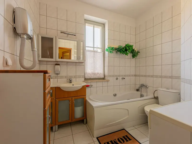 Funkcjonalne Studio w Centrum | Balkon i 500 m do Plaży – zdjęcie 4