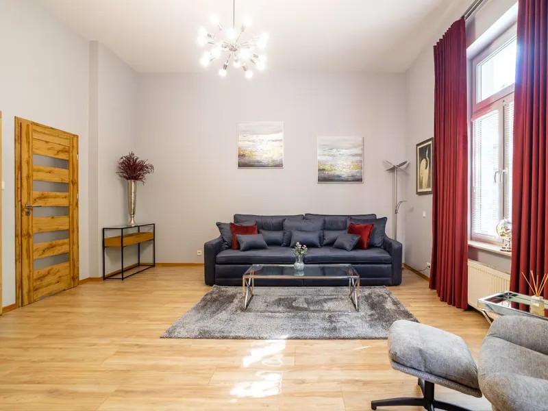 Apartament z 2 Sypialniami w Centrum | 800 m do Plaży – zdjęcie 1