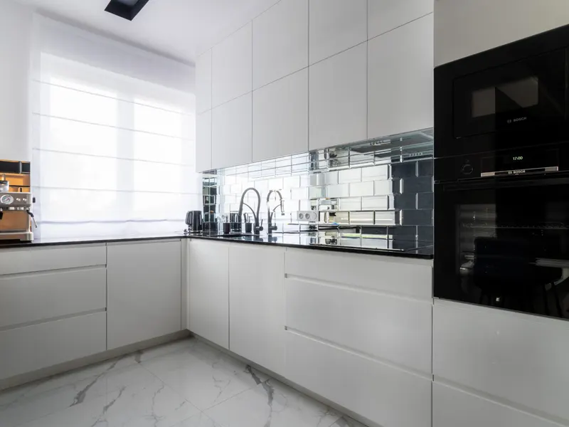 Stylowy Apartament w Centrum | Balkon i Blisko Plaży – zdjęcie 4